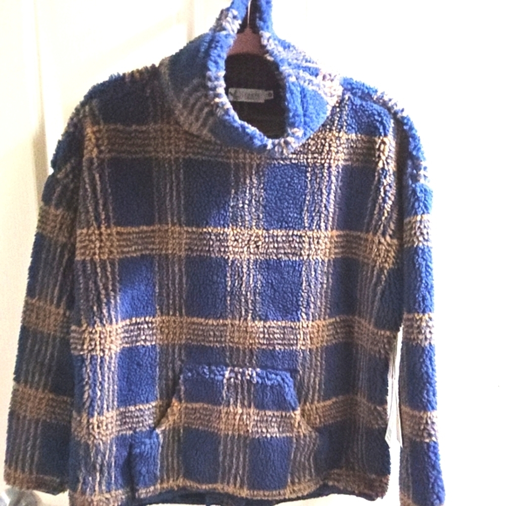 Carve Designs Cozy Blue and Brown Funnel Neck Sherpa